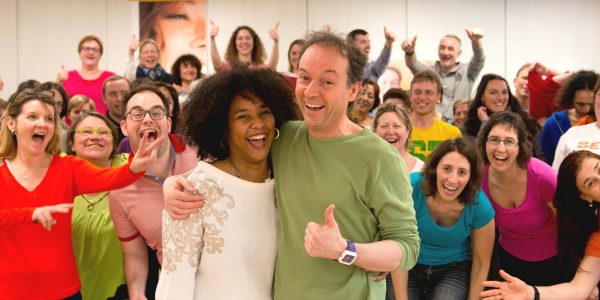 Yoga du rire en famille
