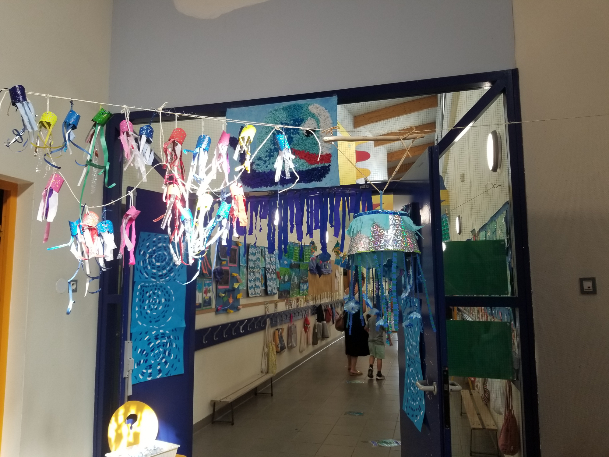Une exposition sur le thème de l'eau par les enfants de l'école maternelle 2