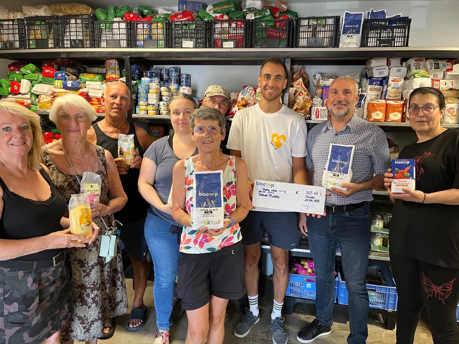 Jacou, une ville solidaire : Biocoop remet un don à l’épicerie solidaire 1