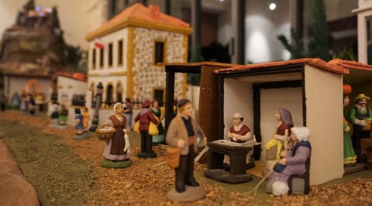 Villages et santons occitans par Françoise Monteil